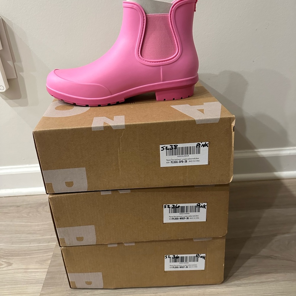 Planone Women’s Short Rain Boots-Pink. Two available US 5-5.5/EU 36